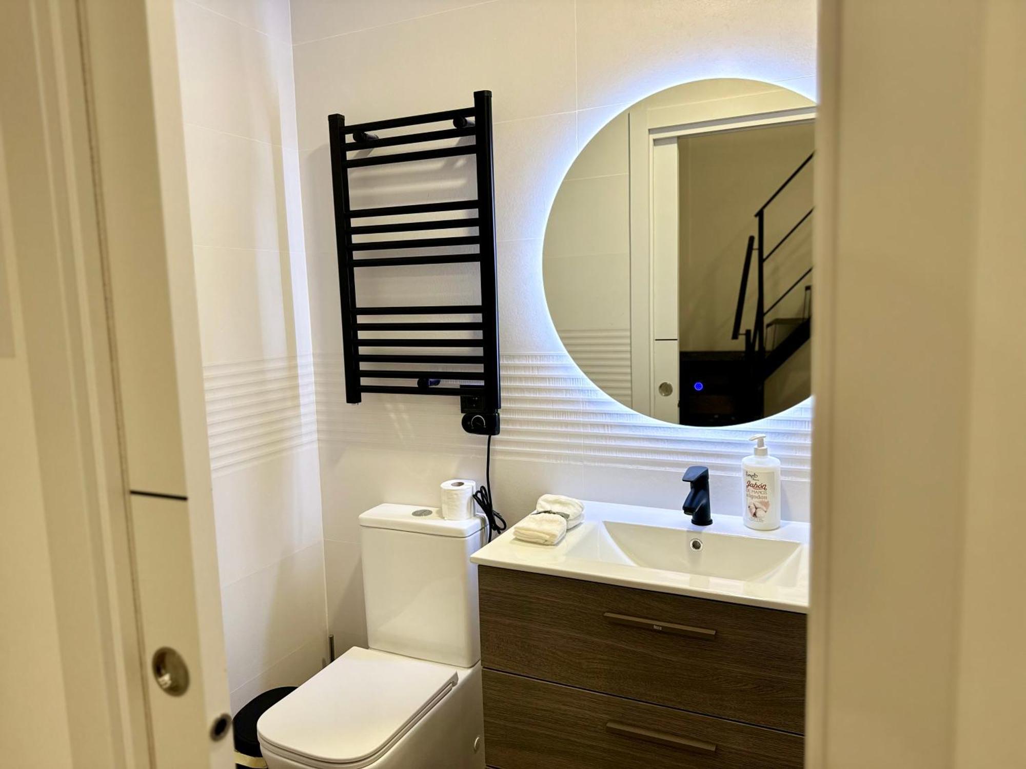 Apartamentos Castillejos Madrid Bagian luar foto