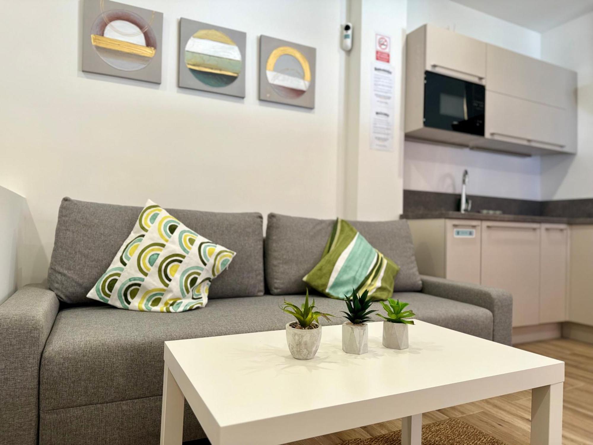 Apartamentos Castillejos Madrid Bagian luar foto
